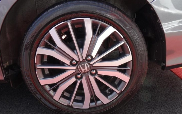 imagem-https://www.socarrao.com.br/sc-vehicle-images-prod/4301514/1791399712648-8552692_12_B_8aba57dfe8.jpeg