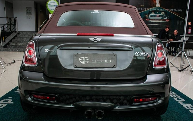 imagem-https://www.socarrao.com.br/sc-vehicle-images-prod/4301519/1791925166026-8522728_8_B_39f1ff4d73.jpeg