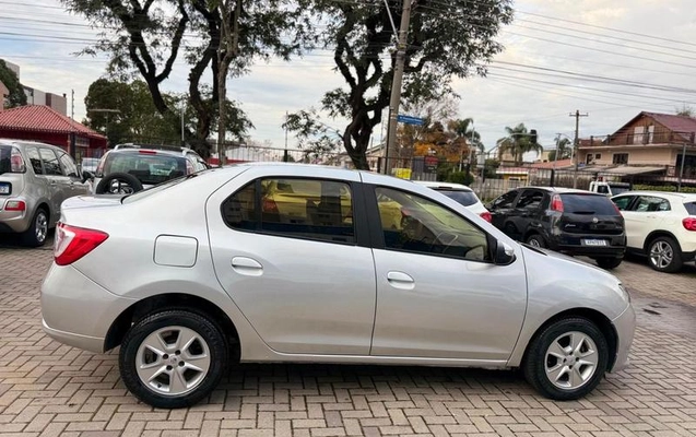 imagem-https://www.socarrao.com.br/sc-vehicle-images-prod/4301522/1791481317238-8106854_1_B_ebb42aec30.jpeg