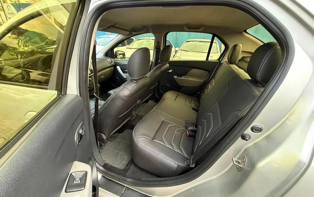 imagem-https://www.socarrao.com.br/sc-vehicle-images-prod/4301522/1791481317252-8106854_13_B_4f9a1f8505.jpeg