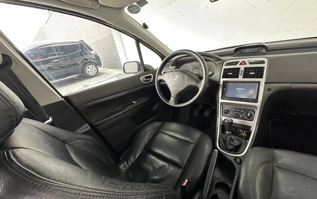 imagem-https://www.socarrao.com.br/sc-vehicle-images-prod/4301552/1791400041084-8552705_19_B_2d545b373f.jpeg