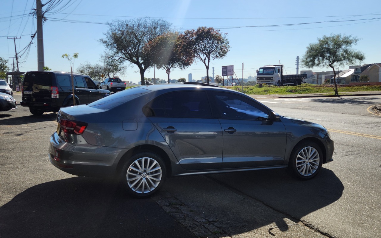 imagem-https://www.socarrao.com.br/sc-vehicle-images-prod/4301564/1791460747566-MjAyNjEwMDhfMDgzODU2LmpwZw.jpg