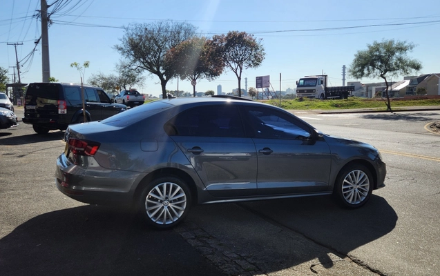 imagem-https://www.socarrao.com.br/sc-vehicle-images-prod/4301564/1791460747566-MjAyNjEwMDhfMDgzODU2LmpwZw.jpg