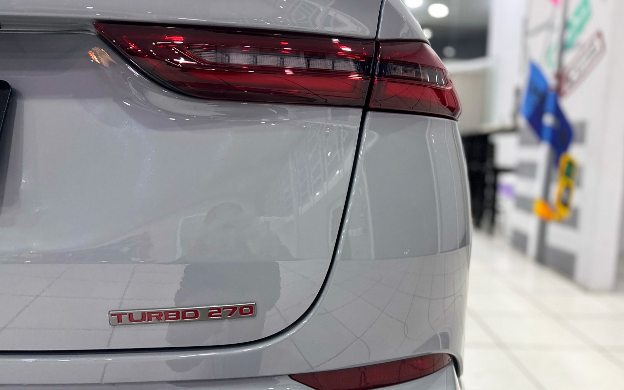 imagem-https://www.socarrao.com.br/sc-vehicle-images-prod/4301594/1791400410362-MDA4LmpwZw.jpg