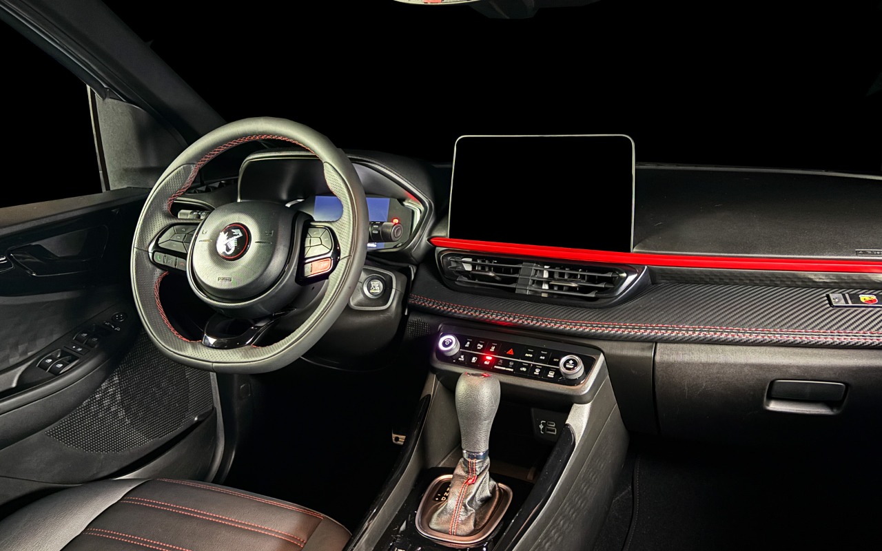 imagem-https://www.socarrao.com.br/sc-vehicle-images-prod/4301594/1791400411063-MDE0LmpwZw.jpg