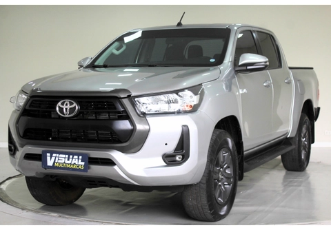 Toyota Hilux 2022 Prata — foto 1 de 3