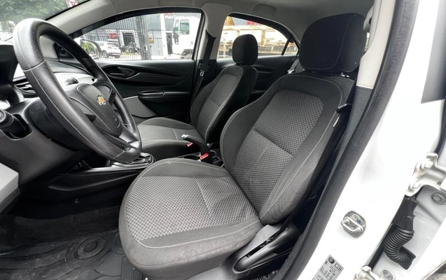 imagem-https://www.socarrao.com.br/sc-vehicle-images-prod/4301721/1791401364332-8551624_14_B_79b65ad256.jpeg