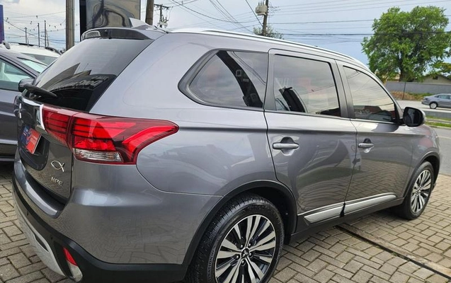 imagem-https://www.socarrao.com.br/sc-vehicle-images-prod/4301749/1792180587513-8544403_2_B_3f4b3ffaa6.jpeg