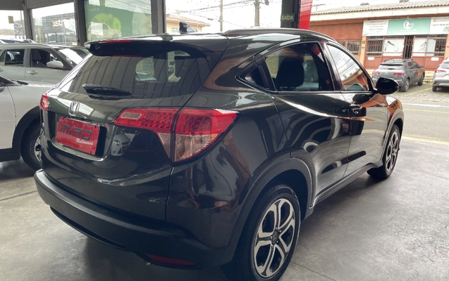 imagem-https://www.socarrao.com.br/sc-vehicle-images-prod/4301801/1791402030081-app-photos-I8CYsi7uHg6vivpOUpYhIeJSxdXQp6BO.jpg