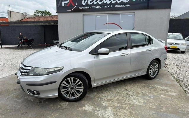 imagem-https://www.socarrao.com.br/sc-vehicle-images-prod/4301901/1791402669010-8489995_8_B_8de0c6b3d3.jpeg
