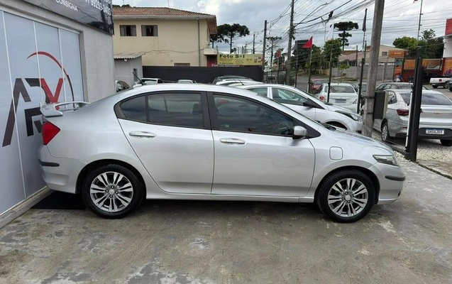 imagem-https://www.socarrao.com.br/sc-vehicle-images-prod/4301901/1791402669021-8489995_8_B_b3651d6500.jpeg