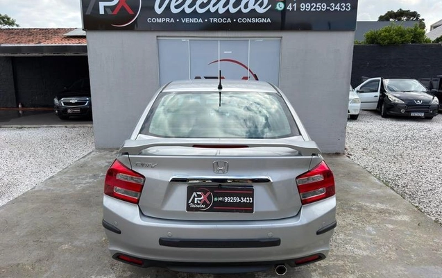 imagem-https://www.socarrao.com.br/sc-vehicle-images-prod/4301901/1791402669031-8489995_5_B_352d9387b3.jpeg