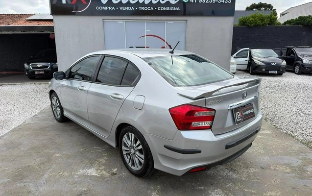 imagem-https://www.socarrao.com.br/sc-vehicle-images-prod/4301901/1791402669033-8489995_6_B_7923b1395e.jpeg