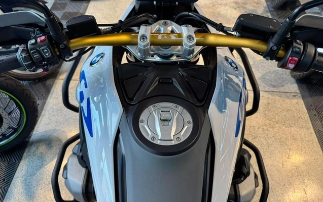 imagem-https://www.socarrao.com.br/sc-vehicle-images-prod/4301987/1791403220070-8553187_0_B_46d0887e1f.jpeg