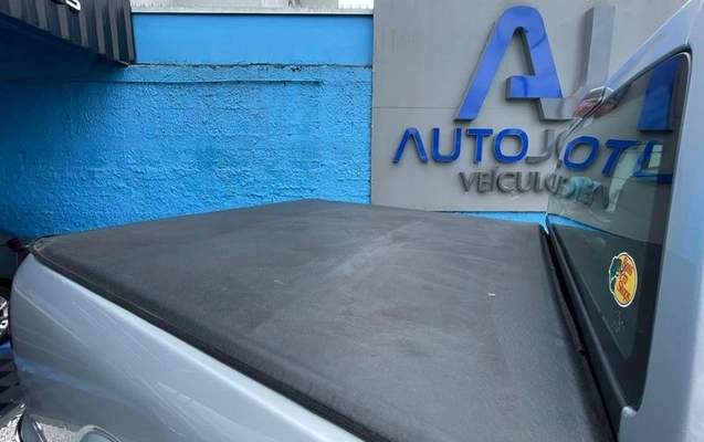 imagem-https://www.socarrao.com.br/sc-vehicle-images-prod/4302038/1791403567211-8501323_17_B_6182feeabd.jpeg