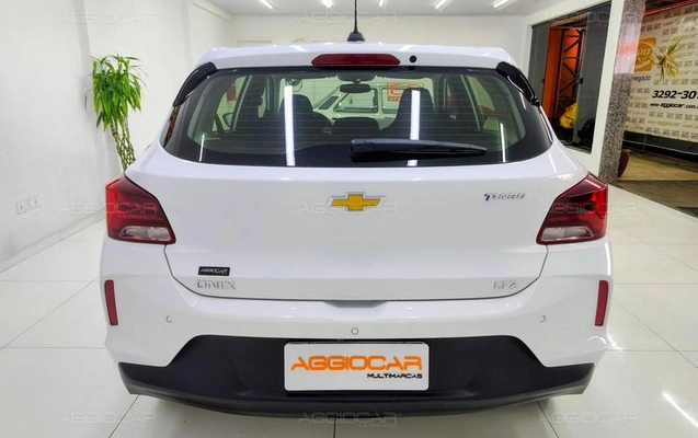 imagem-https://www.socarrao.com.br/sc-vehicle-images-prod/4302095/1791479644579-8509145_17_B_72685e6fb1.jpeg