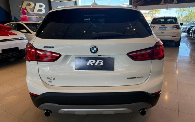 imagem-https://www.socarrao.com.br/sc-vehicle-images-prod/4302174/1791405171928-7a58df9b-3ab9-4d3a-89d2-35eb38d3a914.jpg