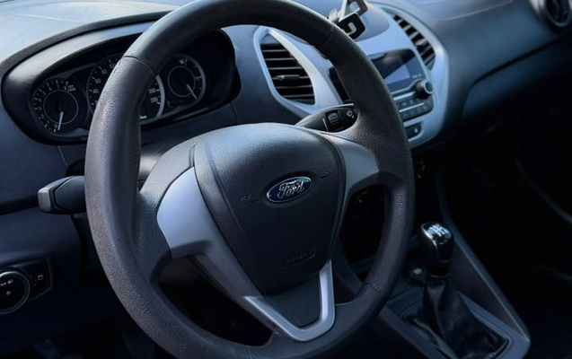 imagem-https://www.socarrao.com.br/sc-vehicle-images-prod/4302203/1791405031165-003_3f9d68cbde37d192acdfd950cc2bb1ca.jpg