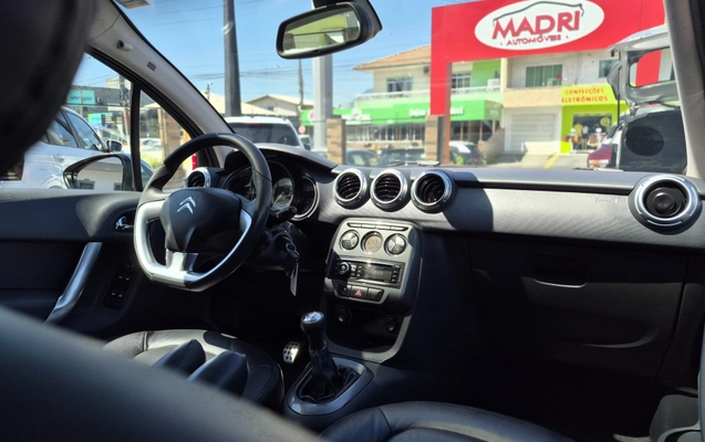 imagem-https://www.socarrao.com.br/sc-vehicle-images-prod/4302403/1791406231209-003_0a79fc2228fea57906a361388a41d088.jpg