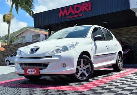 Peugeot 207 XR 1.4 Flex 8V 5p 2013 Branco — foto 1 de 3