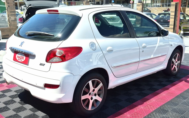 imagem-https://www.socarrao.com.br/sc-vehicle-images-prod/4302429/1791406312879-003_2f238654190eda7e8868b5fa53bcd598.jpg