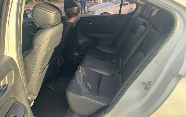 imagem-https://www.socarrao.com.br/sc-vehicle-images-prod/4302452/1791406661178-V2hhdHNBcHAgSW1hZ2UgMjAyNi0xMC0wNyBhdCAxNy4zNC4zNi5qcGVn.jpeg