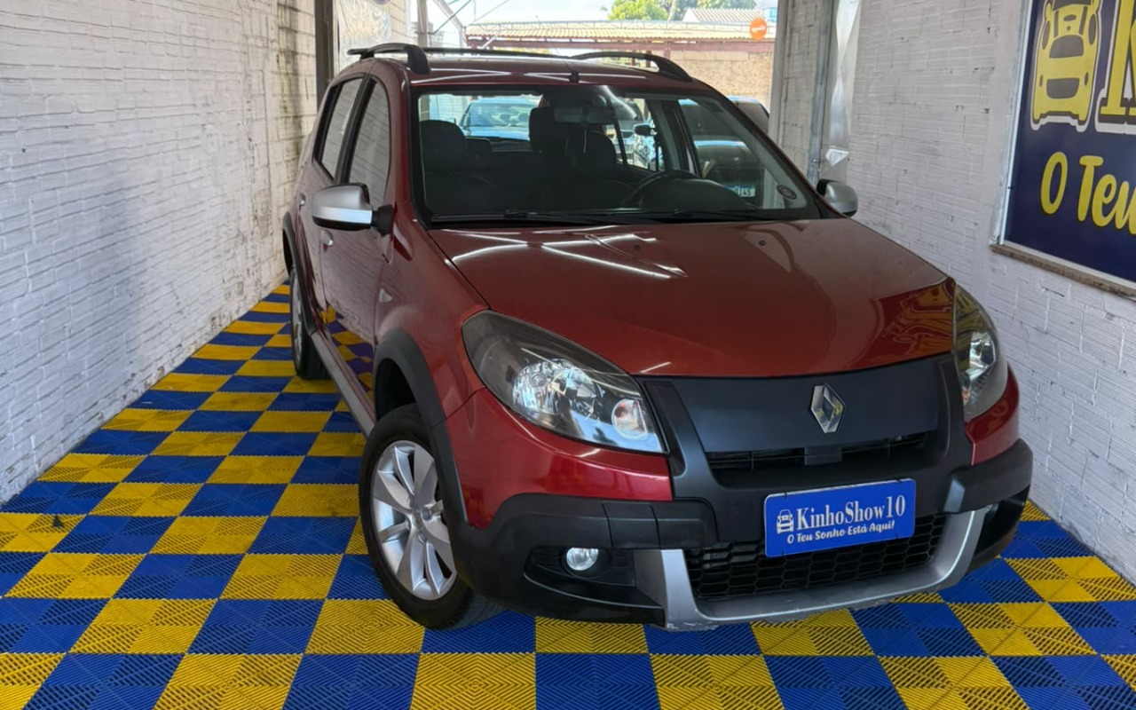 Renault Sandero 2013 Vermelho — foto 1 de 3