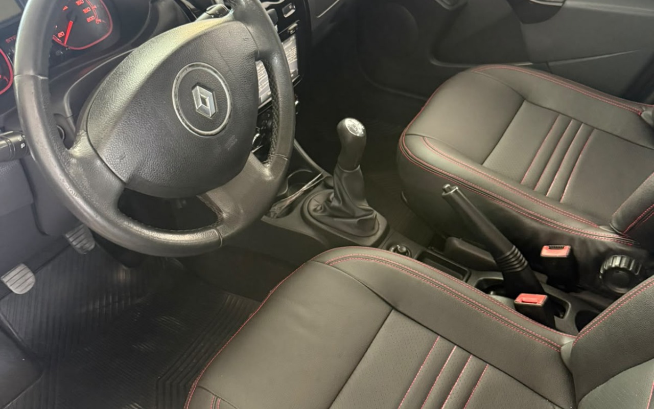 imagem-https://www.socarrao.com.br/sc-vehicle-images-prod/4302465/1791406671547-V2hhdHNBcHAgSW1hZ2UgMjAyNi0xMC0wNyBhdCAxNy41MS4xNCAoMykuanBlZw.jpeg