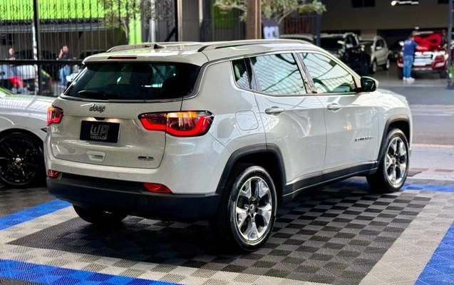 imagem-https://www.socarrao.com.br/sc-vehicle-images-prod/4302790/1791410130695-8472767_5_B_9882331e8b.jpeg