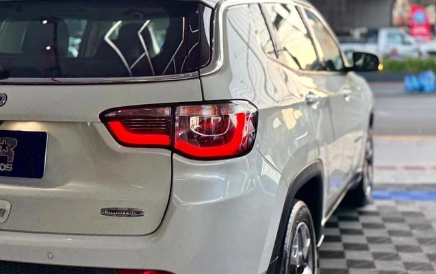 imagem-https://www.socarrao.com.br/sc-vehicle-images-prod/4302790/1791410130697-8472767_6_B_9e92af5696.jpeg
