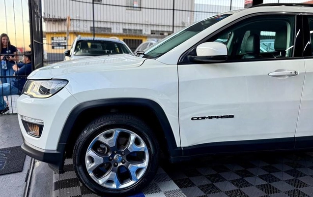 imagem-https://www.socarrao.com.br/sc-vehicle-images-prod/4302790/1791410130699-8472767_7_B_b65a70230c.jpeg