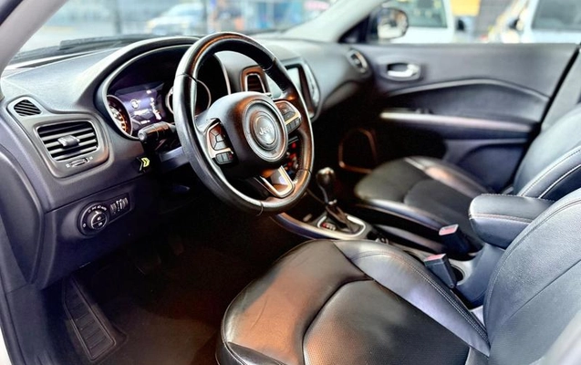 imagem-https://www.socarrao.com.br/sc-vehicle-images-prod/4302790/1791410130701-8472767_8_B_c6f1297f07.jpeg