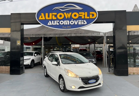 Peugeot 208 2015 Branco — foto 1 de 3
