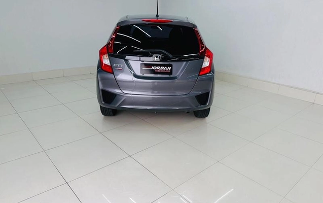imagem-https://www.socarrao.com.br/sc-vehicle-images-prod/4302793/1791410846099-8553749_7_B_7dd340e503.jpeg