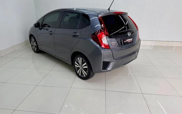 imagem-https://www.socarrao.com.br/sc-vehicle-images-prod/4302793/1791410846101-8553749_8_B_76d51f53c6.jpeg