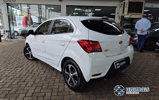 imagem-https://www.socarrao.com.br/sc-vehicle-images-prod/4302897/1791409889594-4dfa237f-4790-43ff-8d8e-11a1226d7f5520261007173745.jpeg