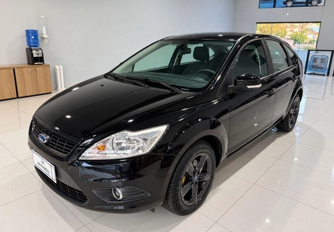 Ford Focus 2012 Preto — foto 1 de 3