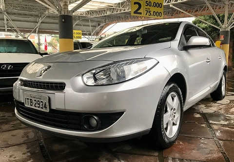 Renault Fluence 2013 Prata — foto 1 de 3