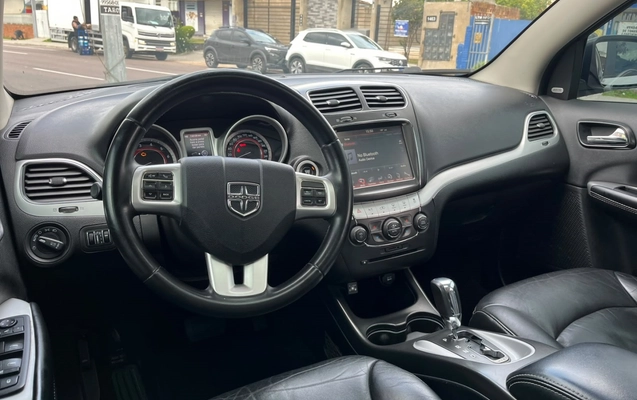imagem-https://www.socarrao.com.br/sc-vehicle-images-prod/4303769/1791418612601-11_091615.jpg