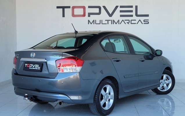 imagem-https://www.socarrao.com.br/sc-vehicle-images-prod/4304050/1791421424851-003_0dd67b99342a29647e8dfa414db73e03.jpg