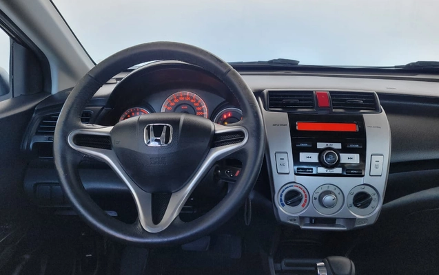 imagem-https://www.socarrao.com.br/sc-vehicle-images-prod/4304050/1791421424858-003_f0e650fc987120f8a93ae160f5d84b40.jpg