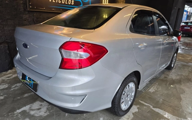 imagem-https://www.socarrao.com.br/sc-vehicle-images-prod/4307844/1791460837266-NC1mMmM4MjY3ZGE5ZDQ0MTViOGI0Zjk2YWE1MTU2NGJlMi5qcGc.jpg