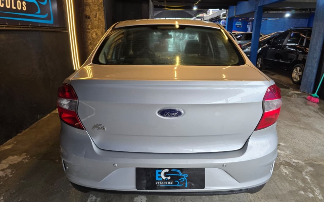 imagem-https://www.socarrao.com.br/sc-vehicle-images-prod/4307844/1791460837385-NS1mYjY3NGVhNzA0NGU1YTliNTlmNGJjNGZjOWVmN2E3MC5qcGc.jpg