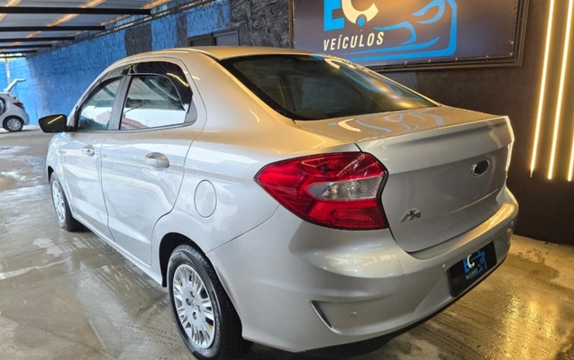 imagem-https://www.socarrao.com.br/sc-vehicle-images-prod/4307844/1791460837461-Ni1mYWY5NDEzZTcxN2Y4NzVkMTM3MzYzZjkwMzA5ZjZiMS5qcGc.jpg