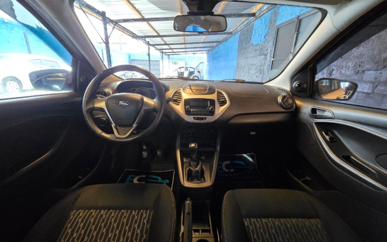 imagem-https://www.socarrao.com.br/sc-vehicle-images-prod/4307844/1791460837555-Ny02NmUyN2JkNDMxZmU0MjhiZWVjYjRjYjgzMmM0NGUzMi5qcGc.jpg