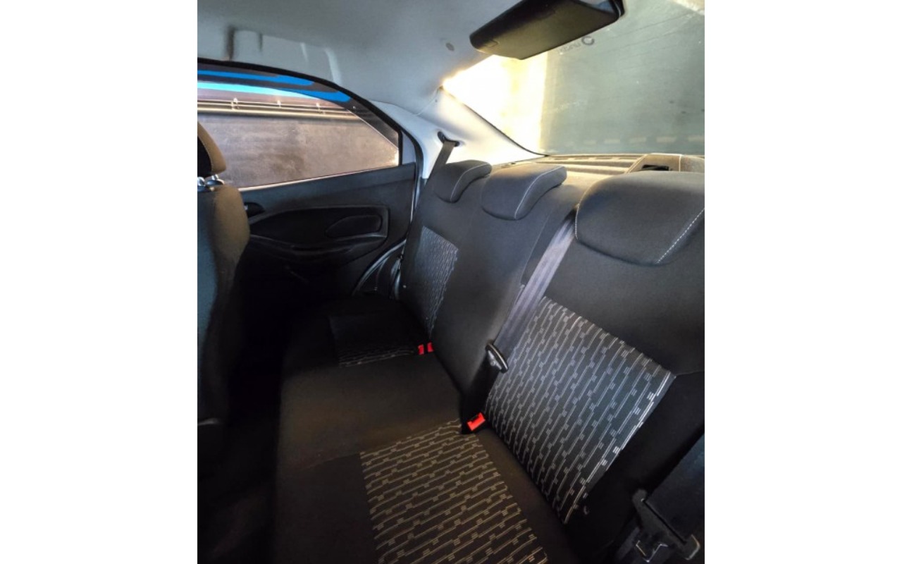imagem-https://www.socarrao.com.br/sc-vehicle-images-prod/4307844/1791460837673-OS1lZjJlOTQ5YTkzNmI0ZGYwZmYxM2M1ZjZhNWUyODcxNC5qcGc.jpg
