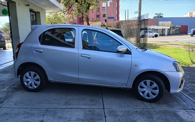 imagem-https://www.socarrao.com.br/sc-vehicle-images-prod/4307848/1791460984784-MTc5MTQ2MDQzOTY0OTQwNzM4NzMxNTE1ODM2NzYyMzcuanBn.jpg