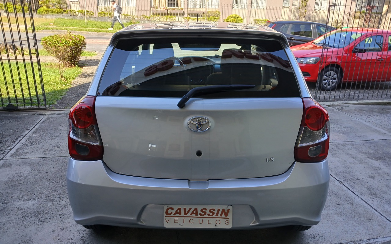 imagem-https://www.socarrao.com.br/sc-vehicle-images-prod/4307848/1791460984923-MTc5MTQ2MDQ1OTAzOTQzOTUxNTk5MTAyNzc0NjQ4MzYuanBn.jpg