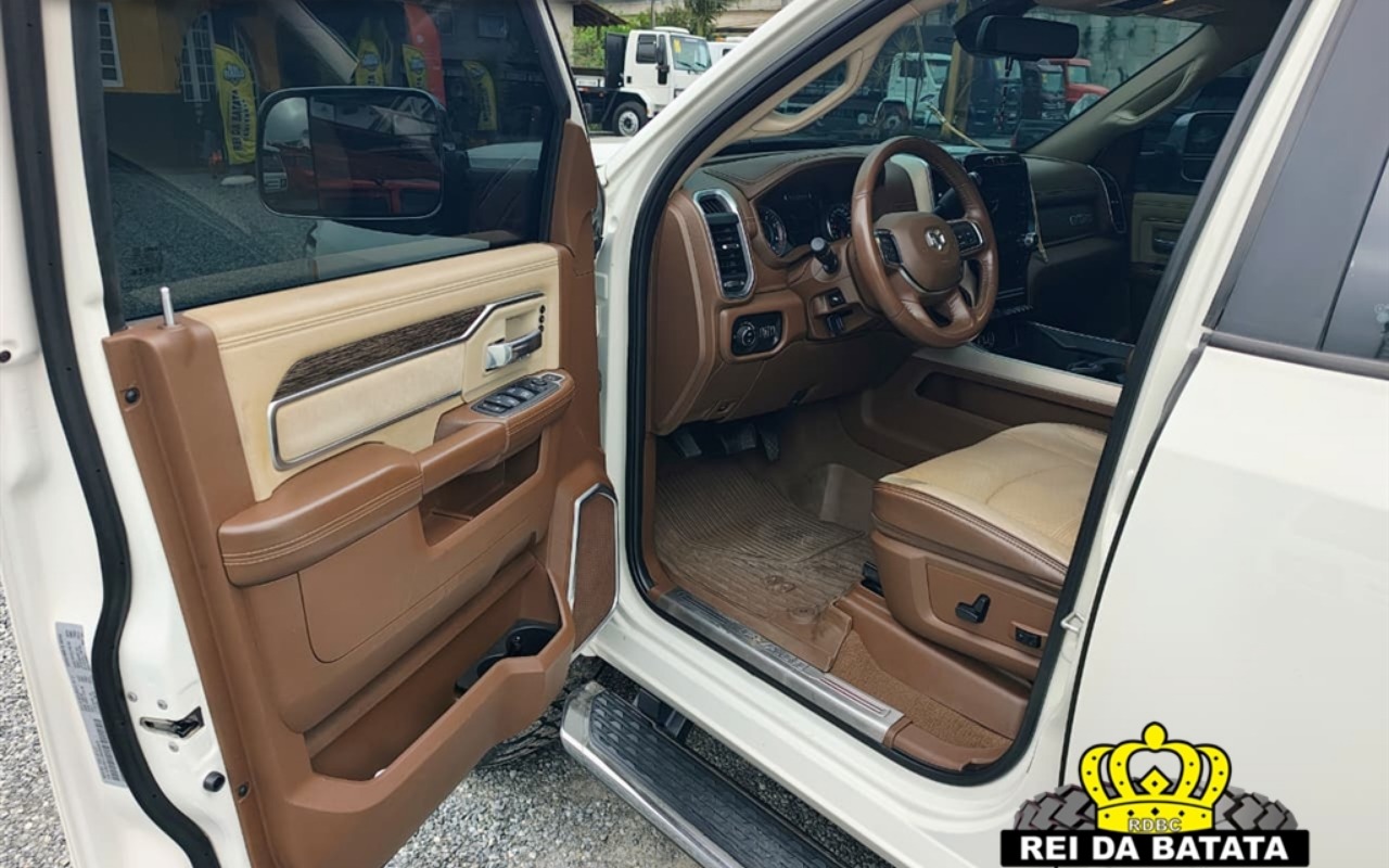 imagem-https://www.socarrao.com.br/sc-vehicle-images-prod/4307850/1791461060111-Ni5qcGc.jpg