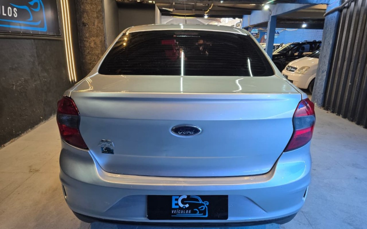 imagem-https://www.socarrao.com.br/sc-vehicle-images-prod/4307853/1791461101393-NS1mODQ1NzJhMWQ5MTJiNzE4NjFhMDUzMTBlZTcxMDMwNS5qcGc.jpg